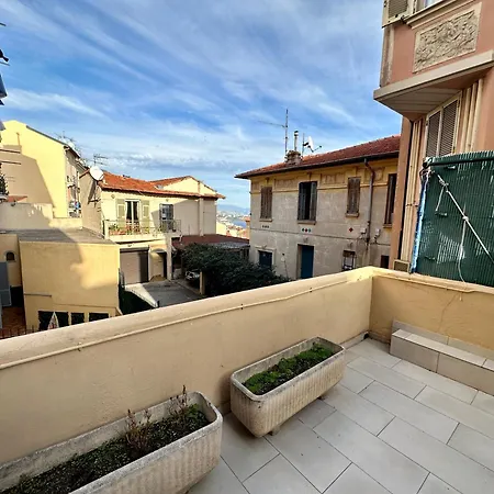 Monaco Brigitte Terrasse * بوزولي