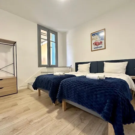 Monaco Brigitte Terrasse בוסוליי