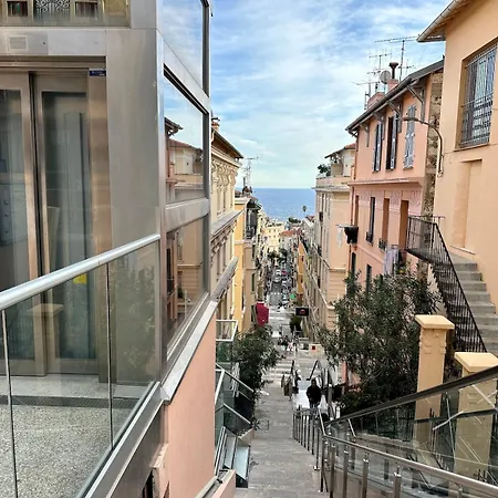 Monaco Brigitte Terrasse בוסוליי