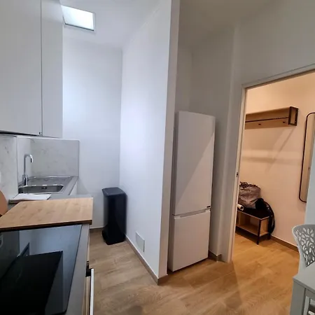 Monaco Brigitte Terrasse בוסוליי